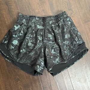 Lululemon hotty hot shorts in irredescent floral foil